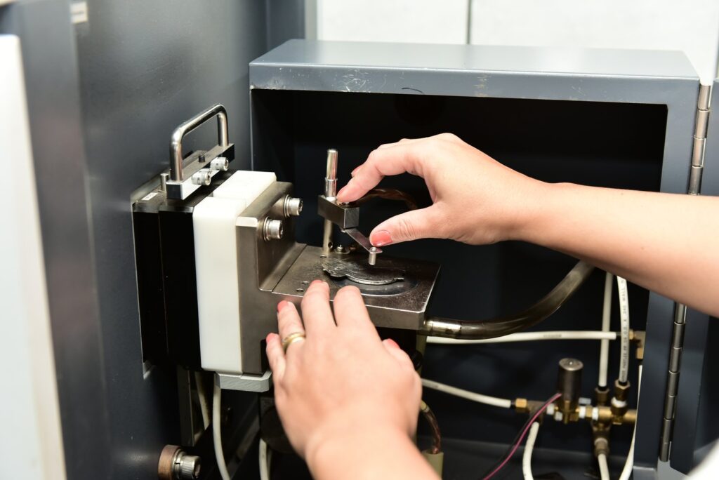 Controle de qualidade — espectrometria de composição química