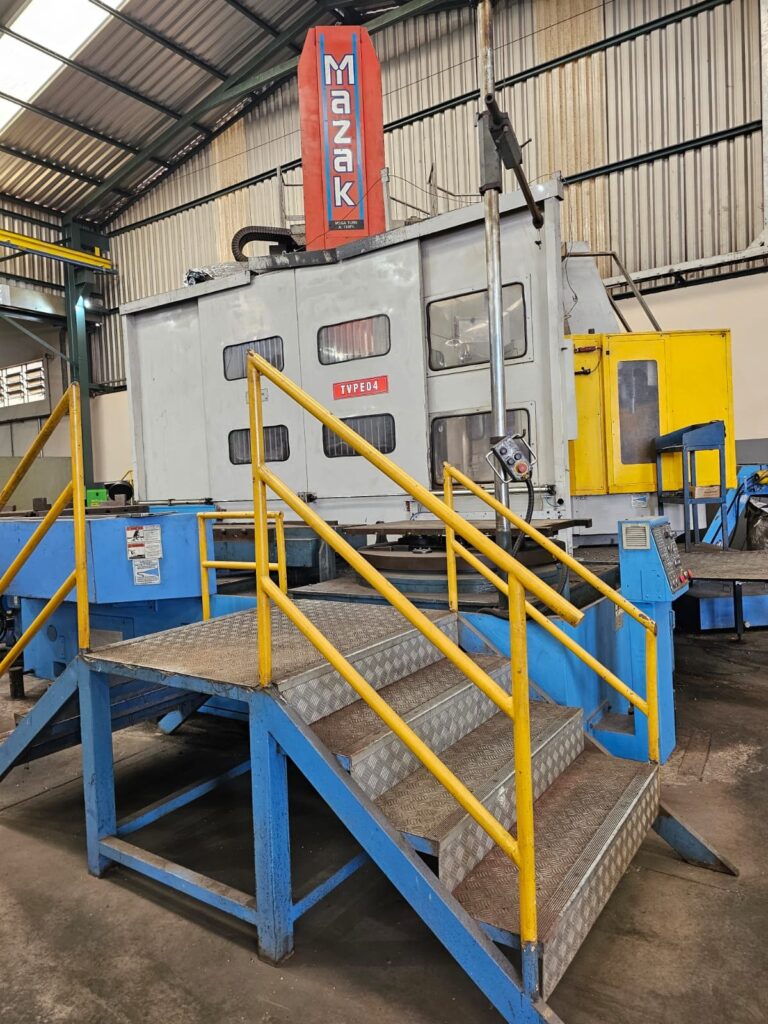 Usinagem — torno vertical Mazak